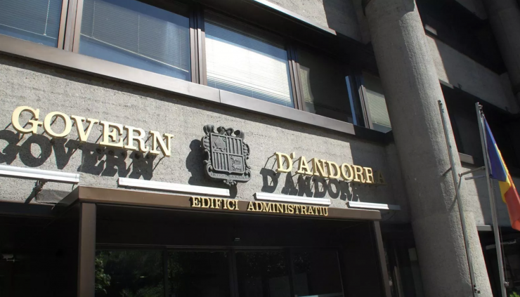 La façana de l'edifici Administratiu del Govern.